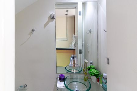 Casa de condomínio à venda com 101m², 2 quartos e 2 vagasLavabo