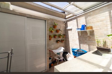 Casa de condomínio à venda com 101m², 2 quartos e 2 vagasÁrea de Serviço