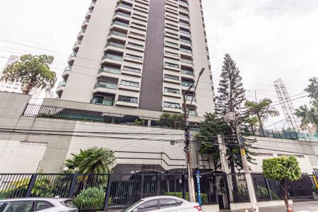 Apartamento para alugar com 128m², 3 quartos e 4 vagas Apartamento para alugar com 128m², 3 quartos e 4 vagasFachada