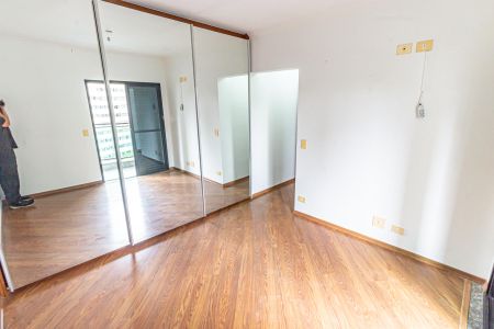 Apartamento para alugar com 128m², 3 quartos e 4 vagas Apartamento para alugar com 128m², 3 quartos e 4 vagasSuíte