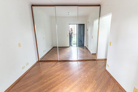 Apartamento para alugar com 128m², 3 quartos e 4 vagas Apartamento para alugar com 128m², 3 quartos e 4 vagasSuíte