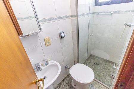 Apartamento para alugar com 128m², 3 quartos e 4 vagas Apartamento para alugar com 128m², 3 quartos e 4 vagasBanheiro de serviço