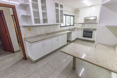 Apartamento para alugar com 128m², 3 quartos e 4 vagas Apartamento para alugar com 128m², 3 quartos e 4 vagasCozinha