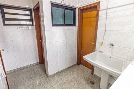 Apartamento para alugar com 128m², 3 quartos e 4 vagas Apartamento para alugar com 128m², 3 quartos e 4 vagasÁrea de Serviço