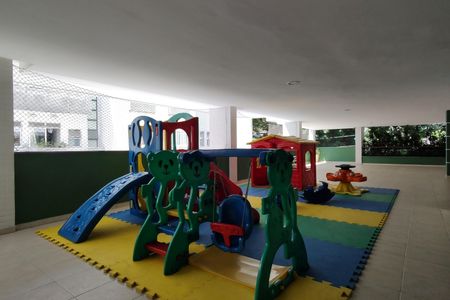 Apartamento à venda com 90m², 2 quartos e 2 vagasÁrea comum - Playground