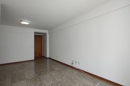 Apartamento à venda com 90m², 2 quartos e 2 vagasSala