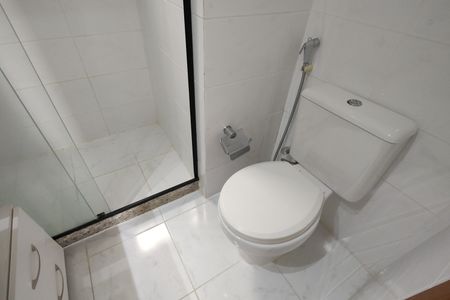 Apartamento à venda com 90m², 2 quartos e 2 vagasBanheiro da Suíte