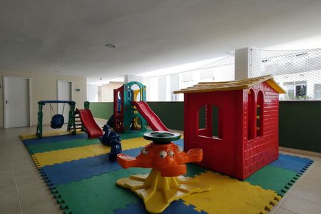 Apartamento à venda com 90m², 2 quartos e 2 vagasÁrea comum - Playground