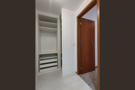 Apartamento à venda com 90m², 2 quartos e 2 vagasCloset