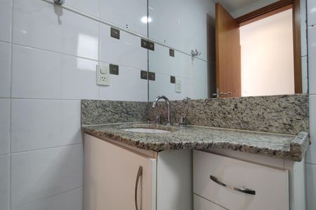 Apartamento à venda com 90m², 2 quartos e 2 vagasBanheiro Social