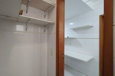 Apartamento à venda com 90m², 2 quartos e 2 vagasBanheiro de serviço