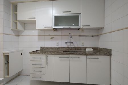Apartamento à venda com 90m², 2 quartos e 2 vagasCozinha - Armários