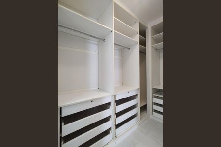 Apartamento à venda com 90m², 2 quartos e 2 vagasCloset