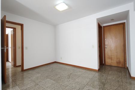 Apartamento à venda com 90m², 2 quartos e 2 vagasSala