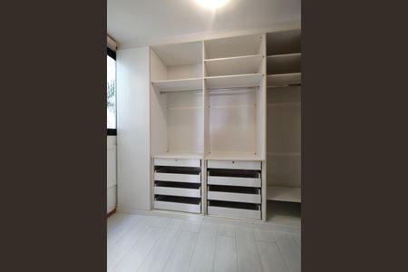 Apartamento à venda com 90m², 2 quartos e 2 vagasCloset
