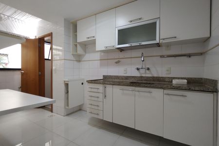 Apartamento à venda com 90m², 2 quartos e 2 vagasCozinha - Armários