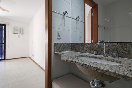 Apartamento à venda com 90m², 2 quartos e 2 vagasBanheiro da Suíte