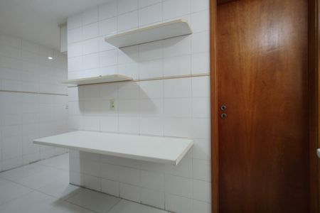 Apartamento à venda com 90m², 2 quartos e 2 vagasCozinha - Armários