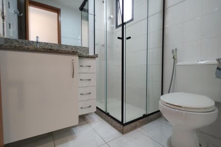 Apartamento à venda com 90m², 2 quartos e 2 vagasBanheiro Social