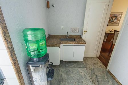 Apartamento à venda com 190m², 4 quartos e 2 vagascozinha