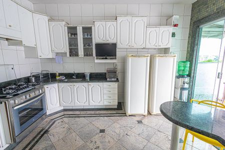 Apartamento à venda com 190m², 4 quartos e 2 vagascozinha / cobertura