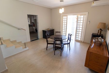 Casa para alugar com 275m², 4 quartos e 4 vagasSALA DE JANTAR