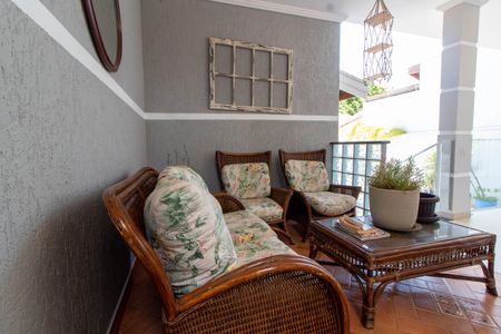 Casa para alugar com 275m², 4 quartos e 4 vagasÁREA EXTERNA FUNDOS