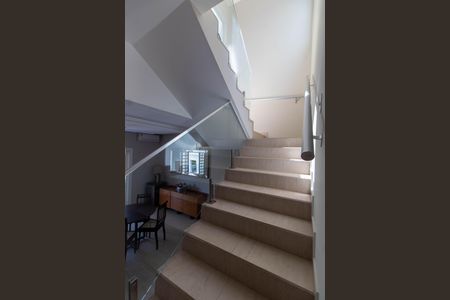 Casa para alugar com 275m², 4 quartos e 4 vagasESCADA ACESSOS