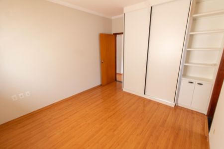 Casa para alugar com 275m², 4 quartos e 4 vagasSUITE 1