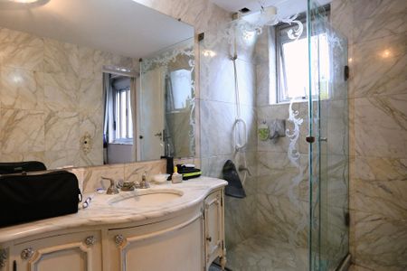 Apartamento à venda com 380m², 4 quartos e 2 vagasBanheiro da Suíte 1