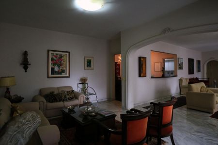 Apartamento à venda com 380m², 4 quartos e 2 vagasSala