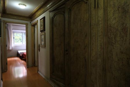 Apartamento à venda com 380m², 4 quartos e 2 vagasBanheiro