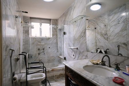 Apartamento à venda com 380m², 4 quartos e 2 vagasBanheiro da Suíte