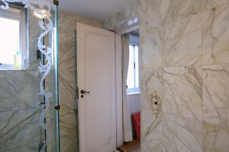 Apartamento à venda com 380m², 4 quartos e 2 vagasBanheiro da Suíte 1