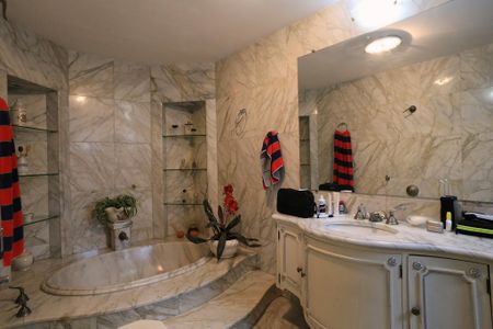 Apartamento à venda com 380m², 4 quartos e 2 vagasBanheiro da Suíte 1