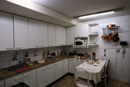 Apartamento à venda com 380m², 4 quartos e 2 vagasCozinha