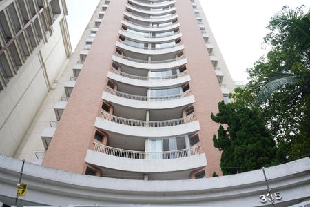 Apartamento para alugar com 75m², 3 quartos e 2 vagasFachada