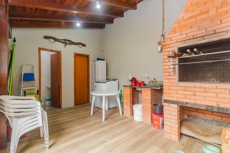 Casa à venda com 78m², 3 quartos e 1 vaga