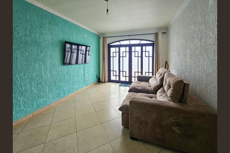 Casa para alugar com 140m², 3 quartos e 5 vagas Casa para alugar com 140m², 3 quartos e 5 vagasSala