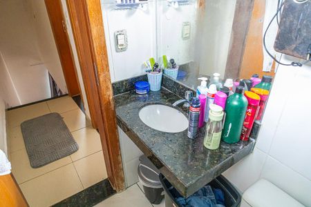 Casa de condomínio à venda com 70m², 2 quartos e 2 vagasBanheiro