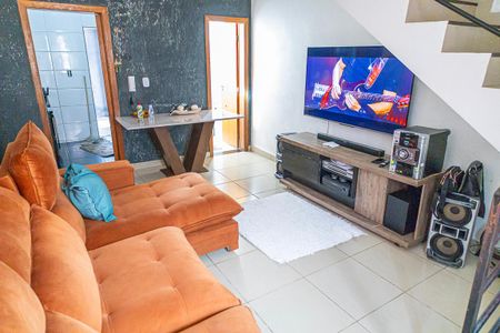 Sala de casa de condomínio à venda com 2 quartos, 70m² em São Benedito, Belo Horizonte