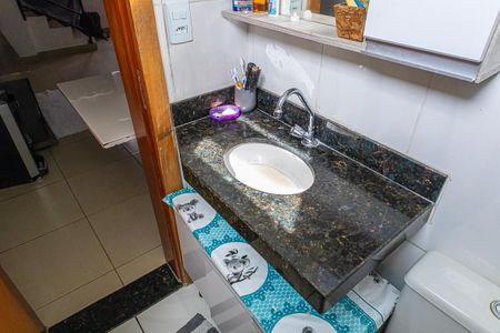 Lavabo de casa de condomínio à venda com 2 quartos, 70m² em São Benedito, Belo Horizonte
