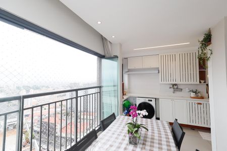 Apartamento para alugar com 65m², 2 quartos e 1 vagaVaranda