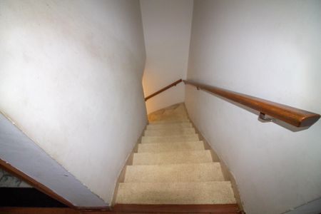 Escada de casa à venda com 3 quartos, 180m² em Jardim Aeroporto, São Paulo