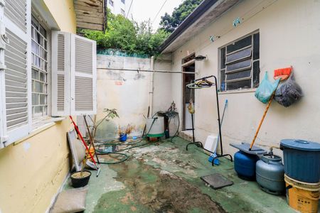 Casa à venda com 160m², 3 quartos e 2 vagas Casa à venda com 160m², 3 quartos e 2 vagasQuintal