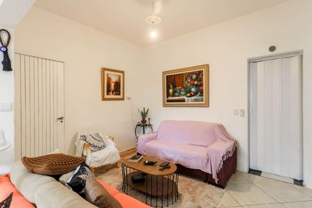 Casa à venda com 160m², 3 quartos e 2 vagas Casa à venda com 160m², 3 quartos e 2 vagasSala