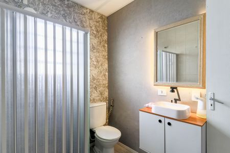 Casa à venda com 160m², 3 quartos e 2 vagas Casa à venda com 160m², 3 quartos e 2 vagasBanheiro