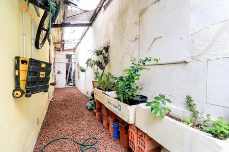 Casa à venda com 160m², 3 quartos e 2 vagas Casa à venda com 160m², 3 quartos e 2 vagasCorredor Lateral