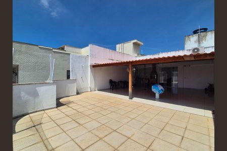 Apartamento à venda com 168m², 2 quartos e 3 vagas Apartamento à venda com 168m², 2 quartos e 3 vagasÁrea externa