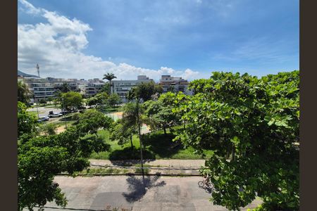 Apartamento à venda com 168m², 2 quartos e 3 vagas Apartamento à venda com 168m², 2 quartos e 3 vagasVista